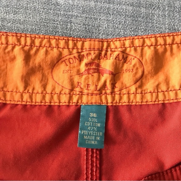 Tommy Bahama board shorts size 36 front pockets and 1 side Velcro pocket - Picture 3 of 9